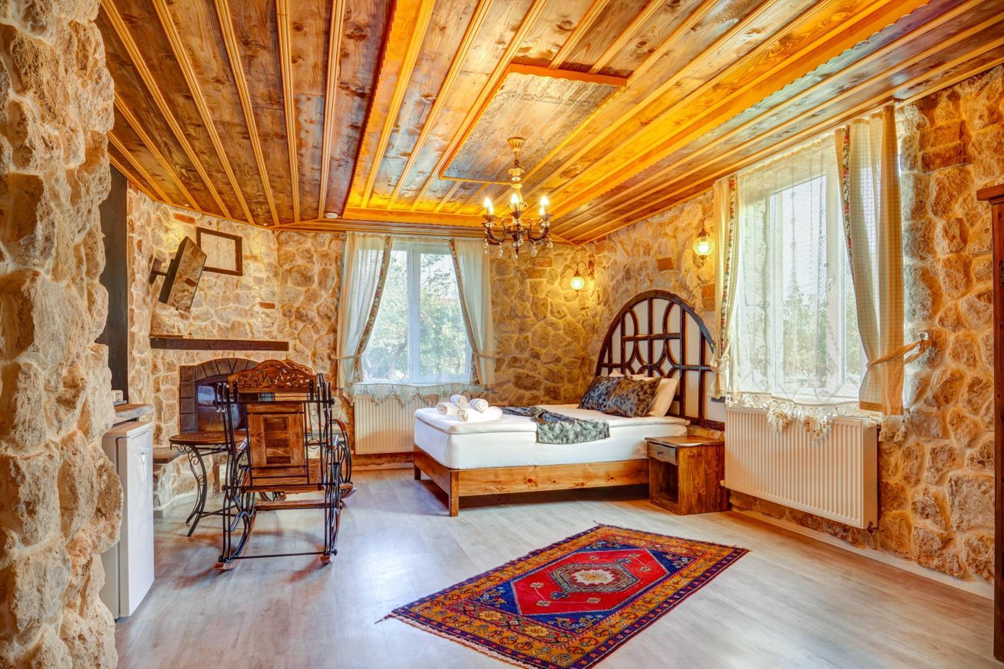 Moonlight Of Cappadocia Hotel Uchisar Exterior photo